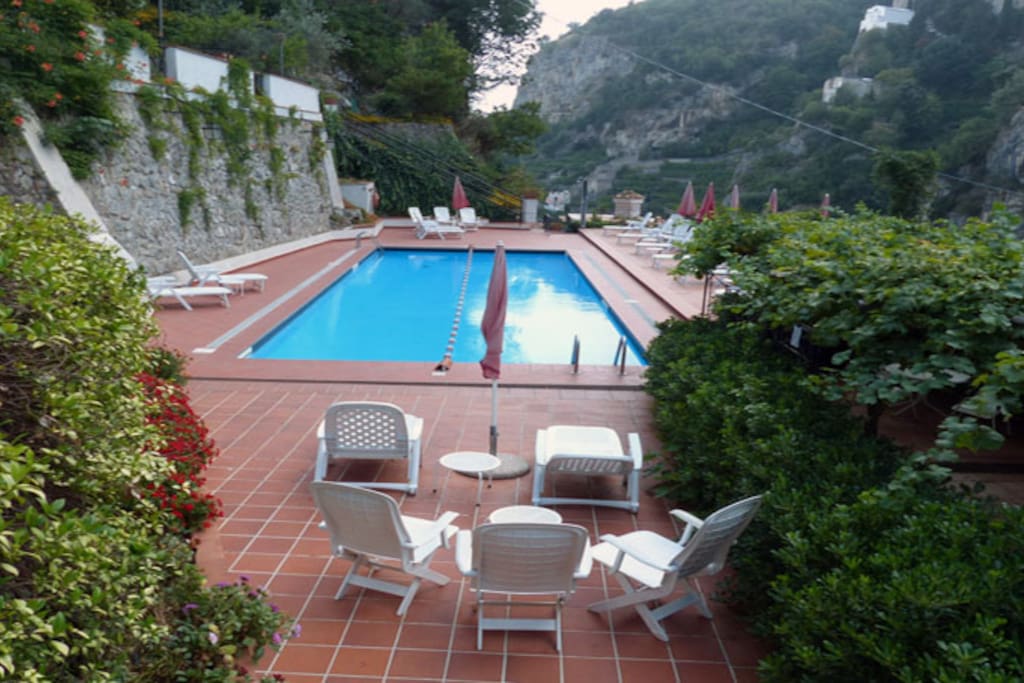 02 Violetta shared pool area