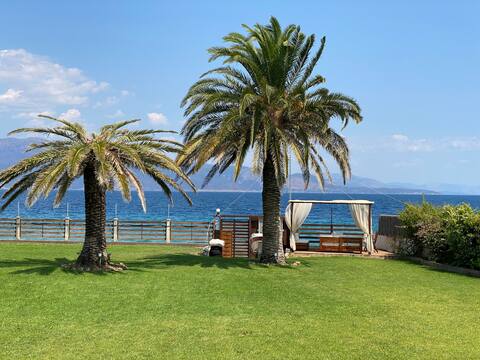 Perfectly Located House by the Sea
