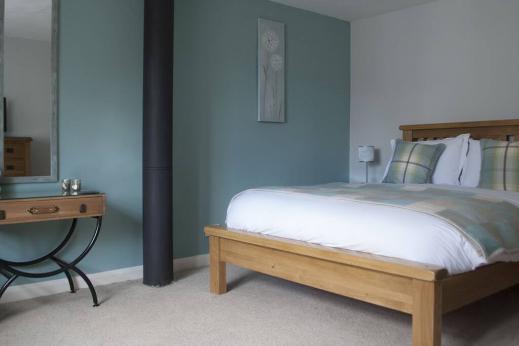 King Bedroom 1
