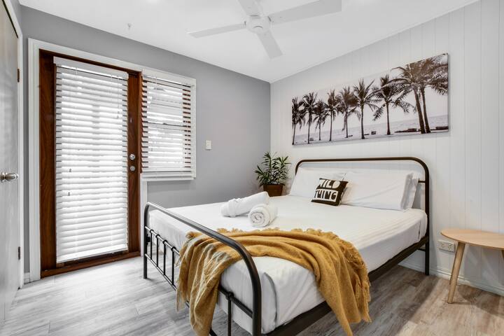 Sandy Toes & Salty Kisses Marcoola – Sleeps 16 gallery image 2