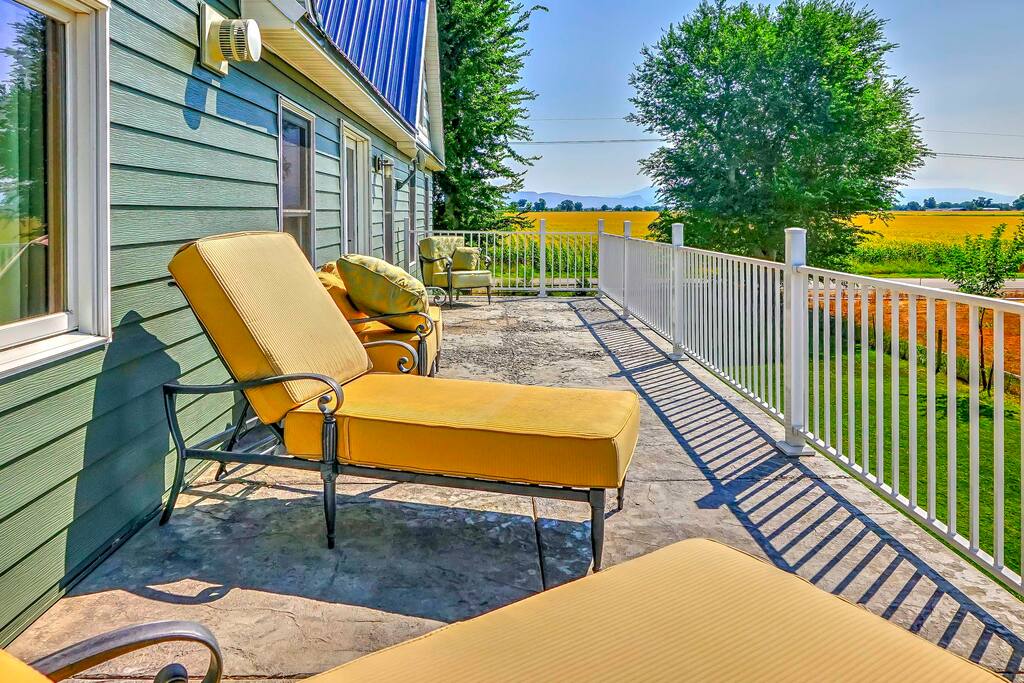 The remodeled Victorian home is nestled on 7 acres of beautiful country land and offers magnificent mountain views.