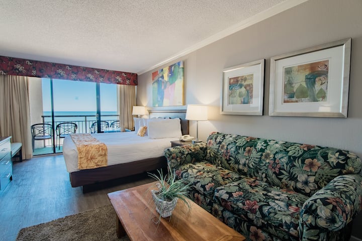 Beautiful Oceanfront, Full Kitchen, Pet Friendly - Myrtle Beach