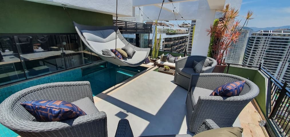 Esplendida Cobertura com Vista para o Mar