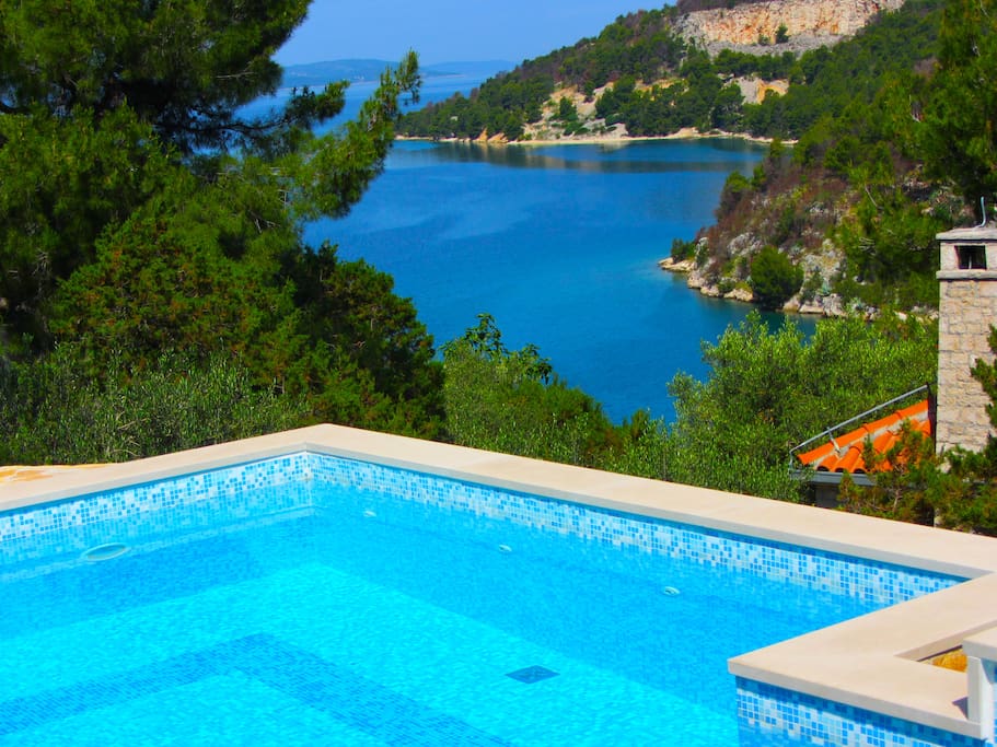 Sea view with swimming pool area