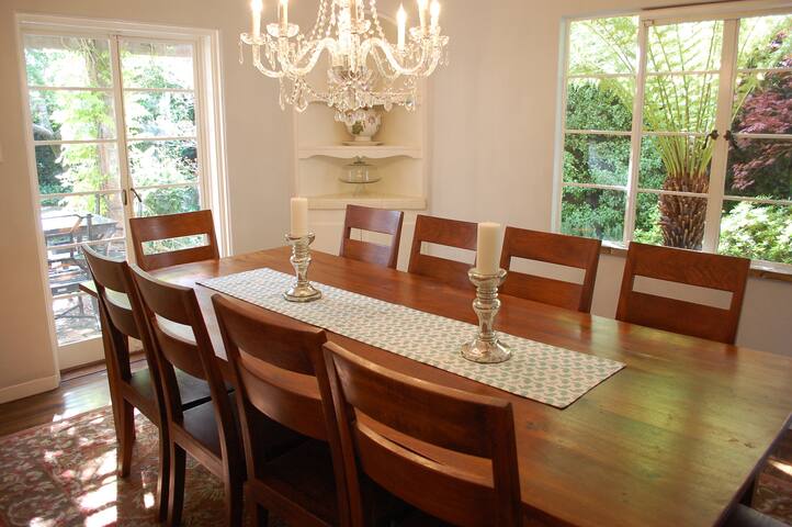 Grand Luxury in Exclusive North Palo Alto gallery image 2