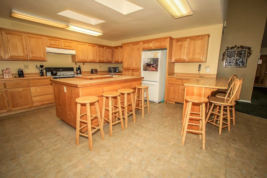 Chair,Furniture,Indoors,Kitchen,Room