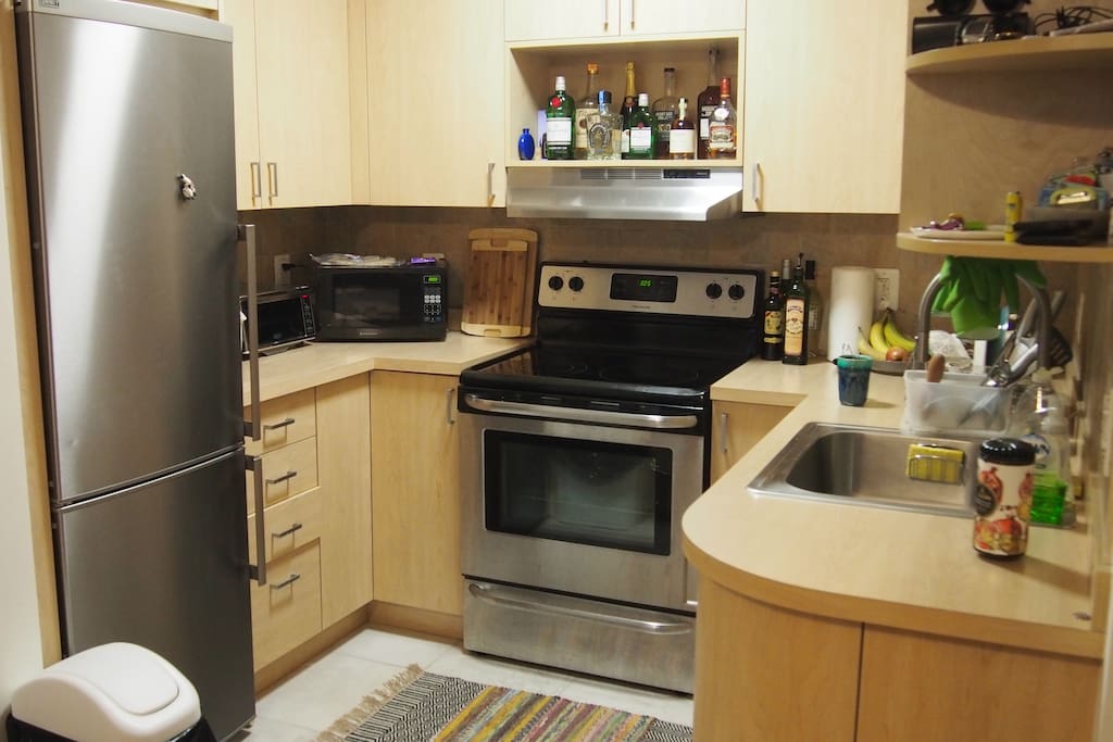 Fully equipped kitchen.