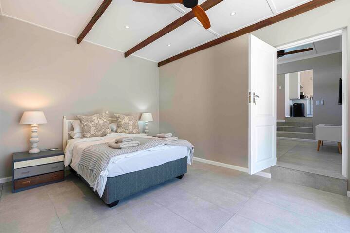 Camps Bay Cottage. Flera uteplatser, 150m fr hav. gallery image 2