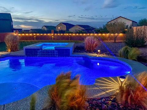 Cozy Desert Gem with Pool & Hot tub