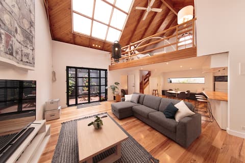 Top performing Airbnb: Light-Filled Photography Studio in Garden Setting in Port Melbourne