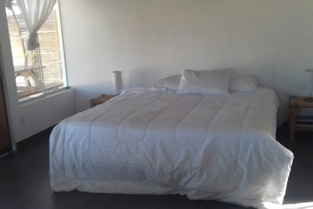 Cama King: 4 almohadas