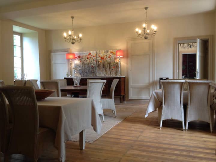 B&b De Charme, Château Du 17éme - Suite St Charles - Saint-Sylvestre-sur-Lot