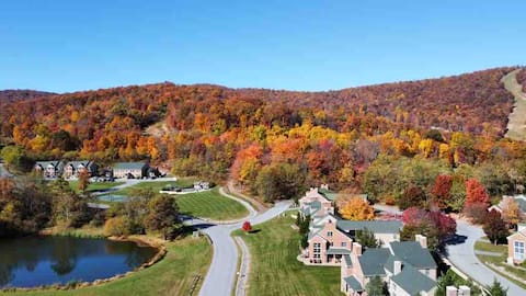 Gorgeous Mountain Home at Whitetail Resort