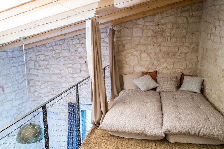 Хамбар – двойно футон легло на мецанина