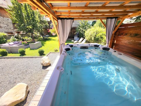 Ultimate Relaxation Swimming Pool/Hot Tub Sauna Bar Pool Table