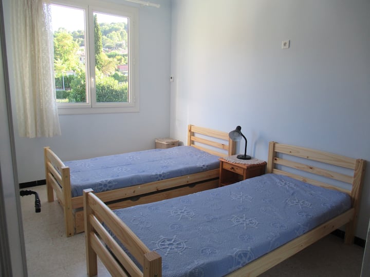 ห้องใต้