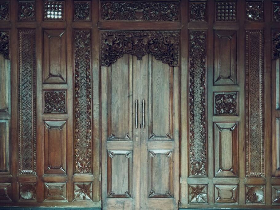 Entrance to our spacious and inviting sitting area.