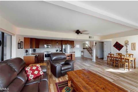 Popular Airbnb listing: View, negative edge pool & backyard oasis in Fountain Hills