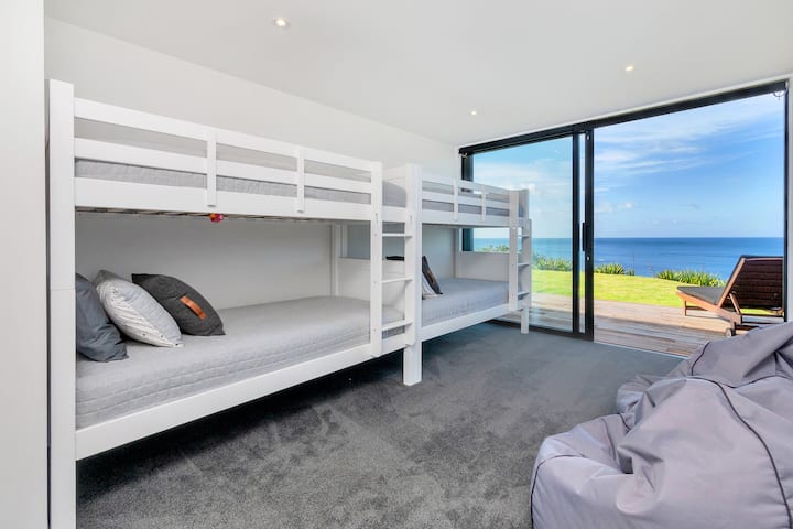 Dormitorio 3 (litera x 4).
