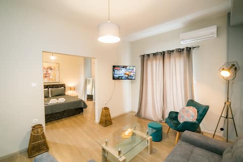 Belajo Central Apartment And Jacuzzi!