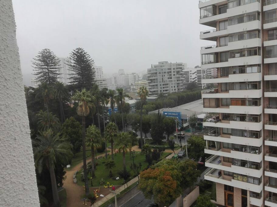 Plaza Rioja, a los pies del edificio