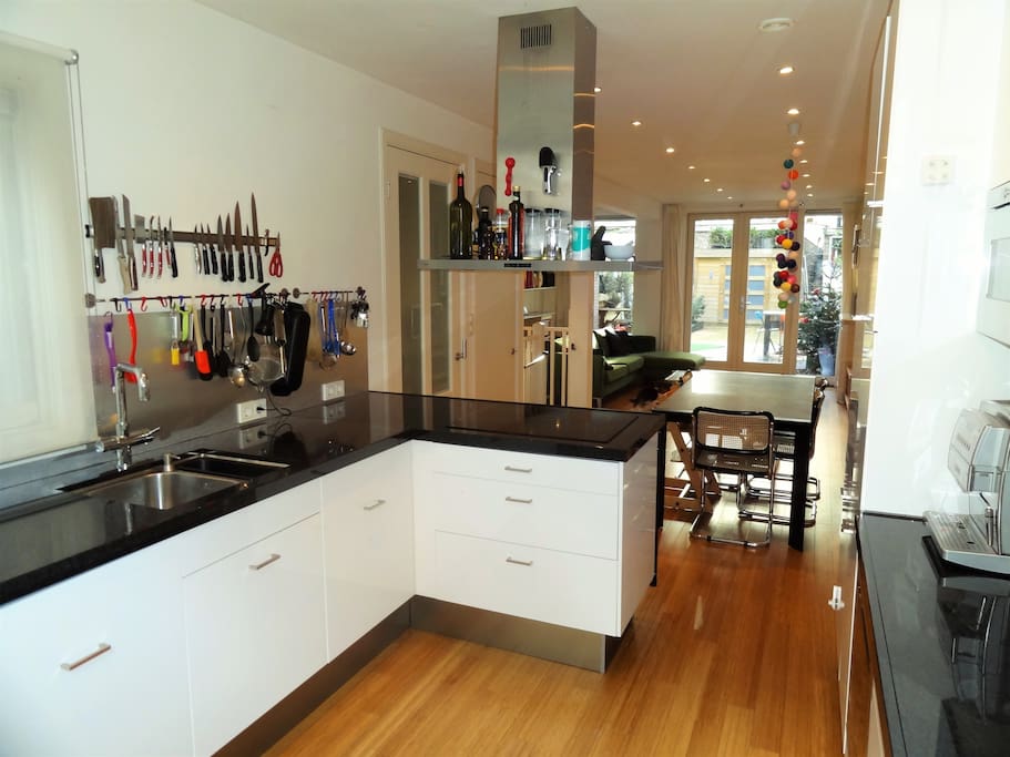 Fully equipped kitchen