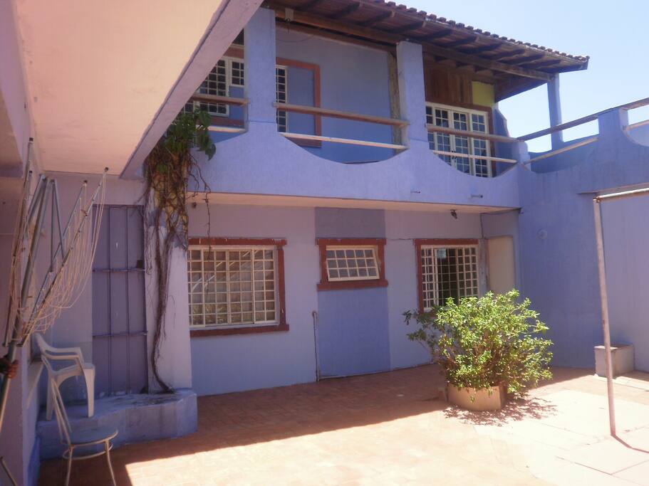 tres suites,duas em baixo uma em cima