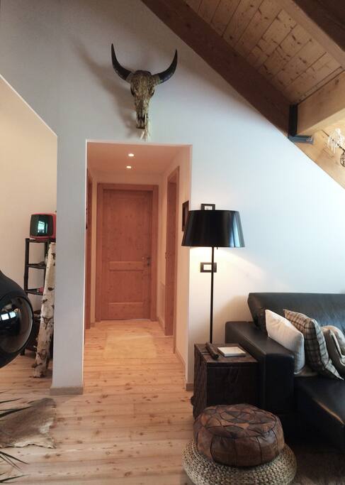 CORRIDOR TO THE ROOMS