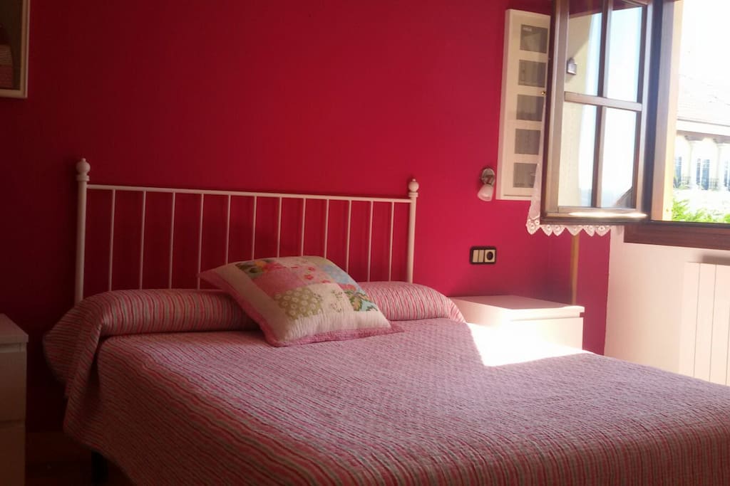Habitación cama de matrimonio