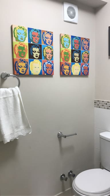 Apt bathroom