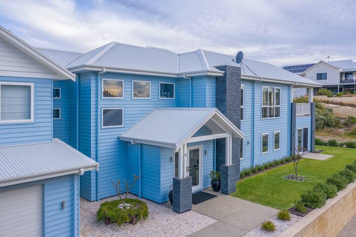 Aurora Beach House @ Peppi Beach gallery image 2