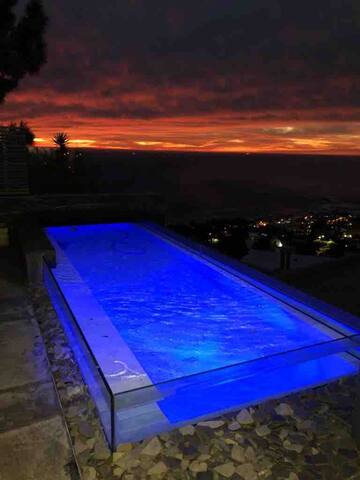 Award winning AquaVillaPent/h CampsBay pvt h/ pool gallery image 4