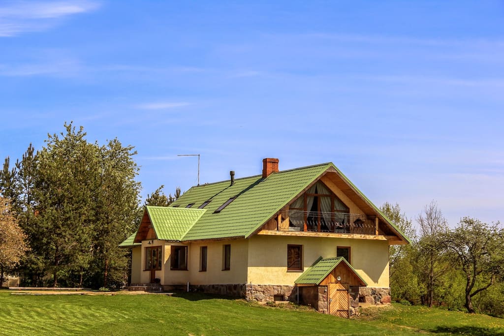 Small hotel house with 5 rooms and 16 places