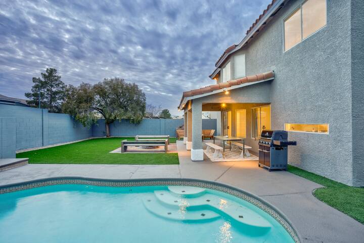 HUGE Big Family 6 bed Pool Home10min Vegas Strp! gallery image 3