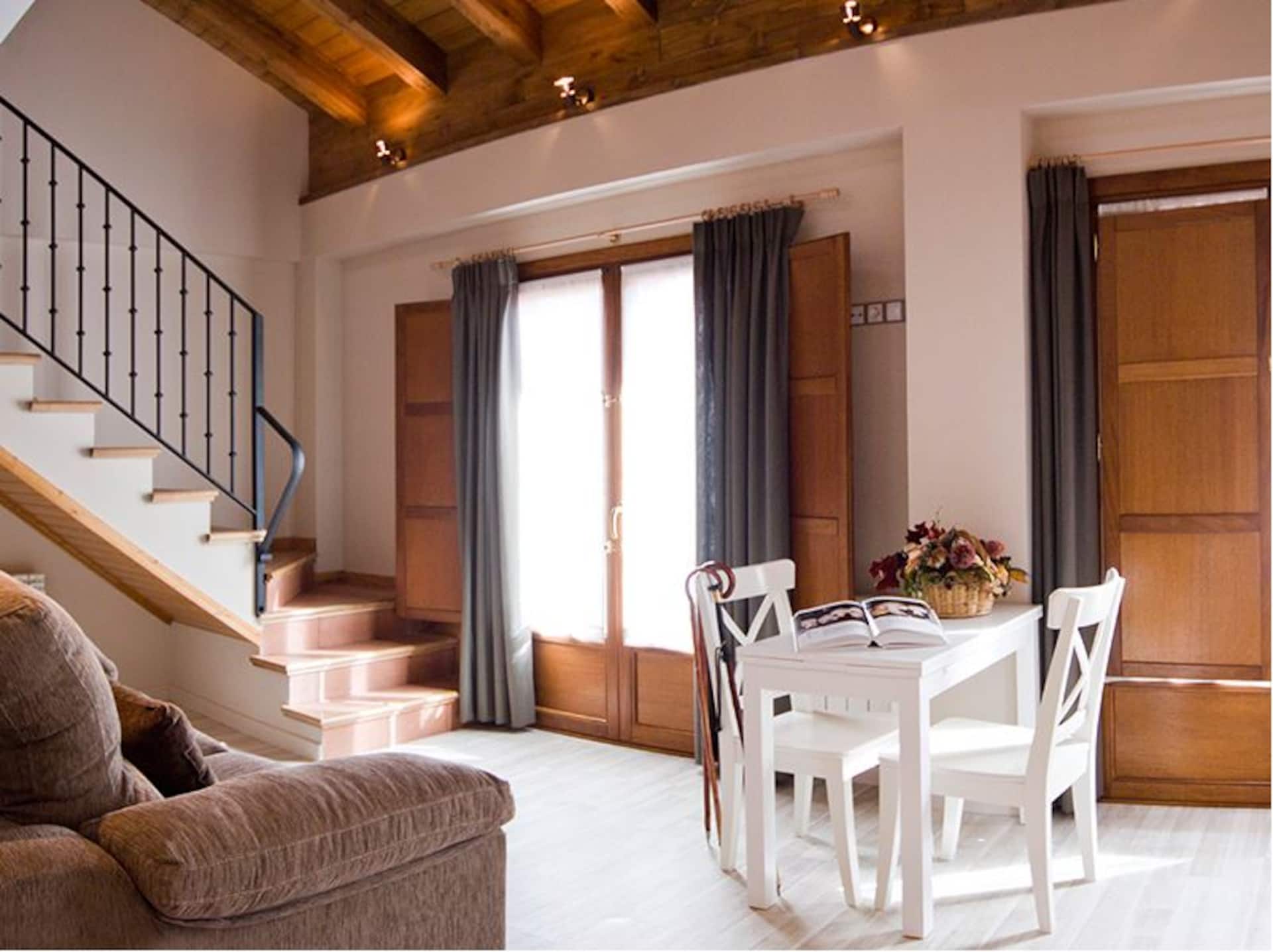 Lladito Short-Term Rentals, Apartment la e.