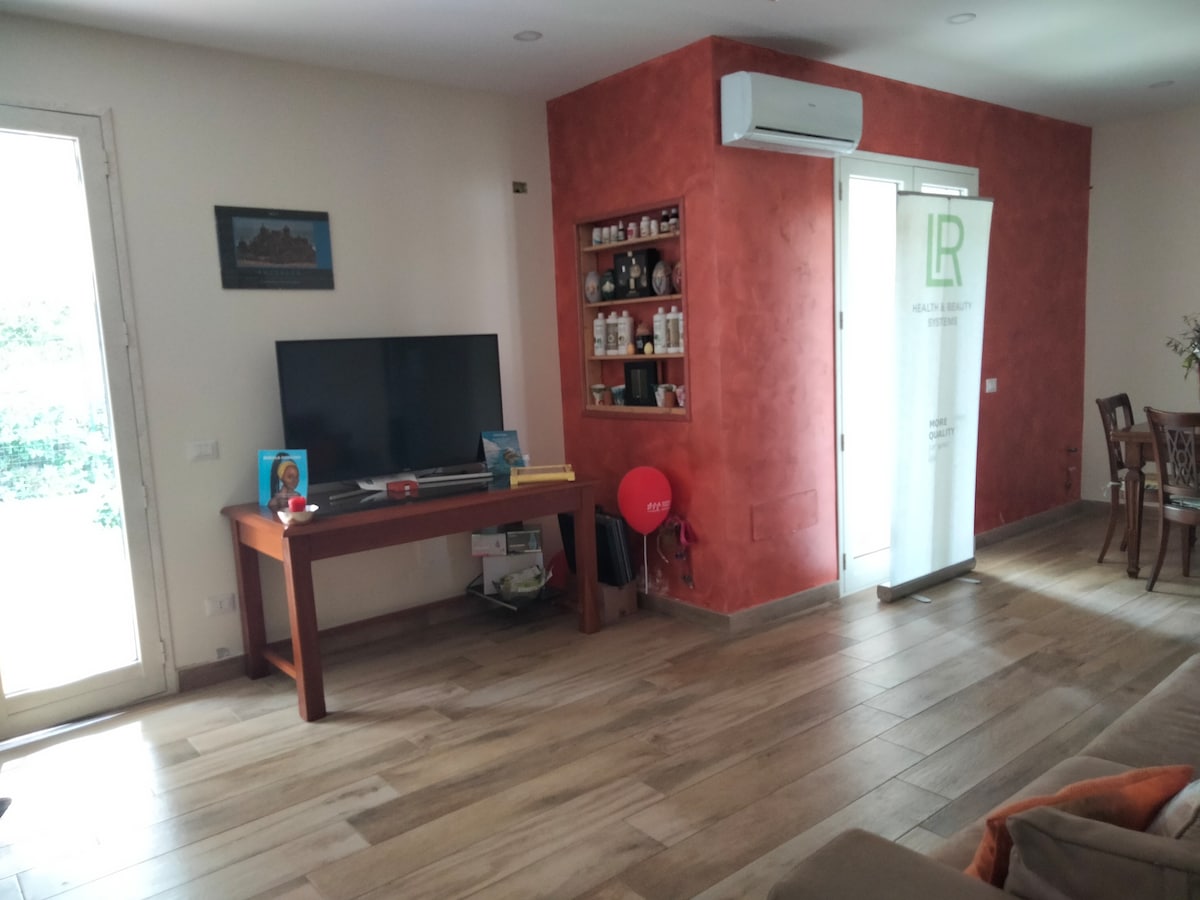 Erfolgreiche Airbnb-Immobilie: "Casa Woow" near Airport National Identification Code (CIN) IT082021C2064KEJs2 in Carini