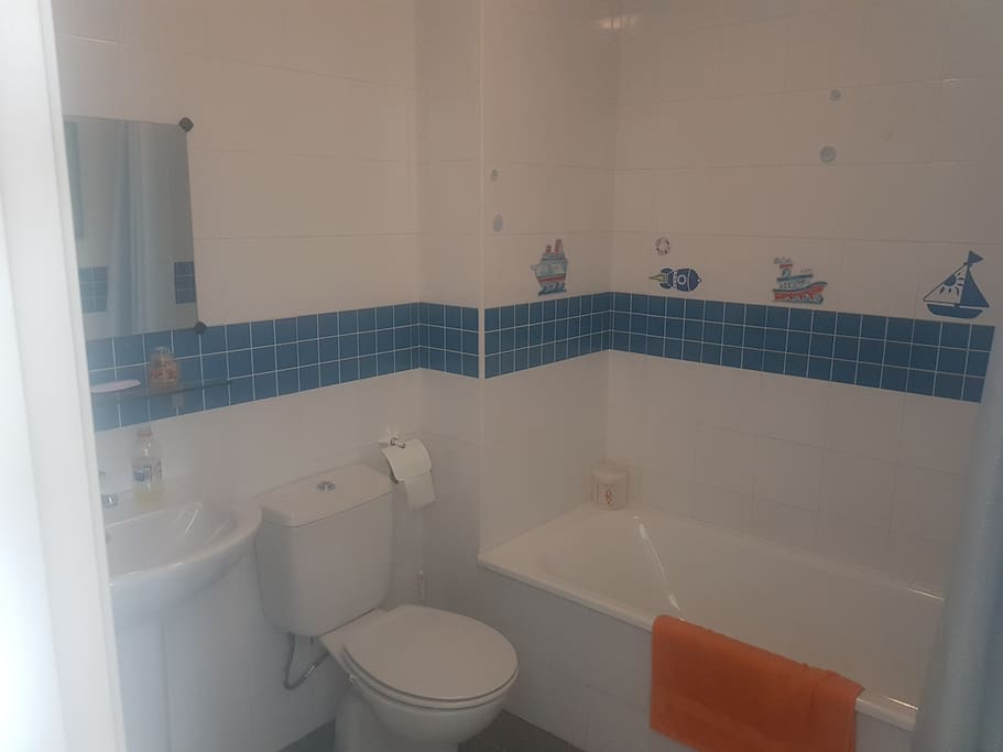 Baño de uso exclusivo para los huéspedes