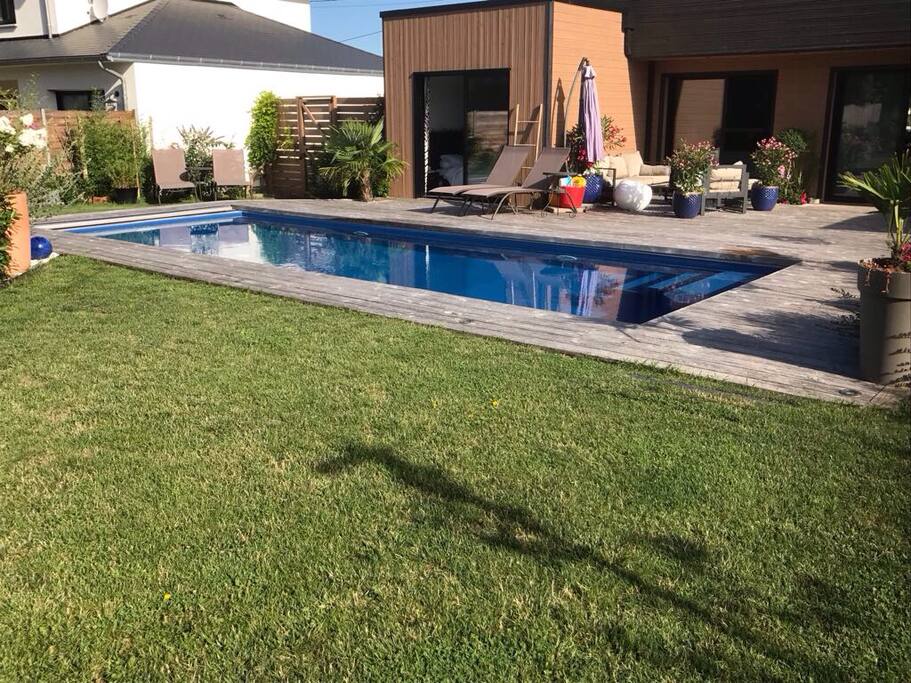 Piscine et terrasse plein sud