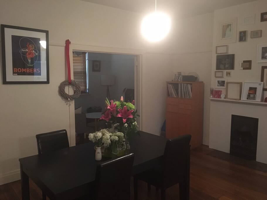 Expanding dinner table to seat 8