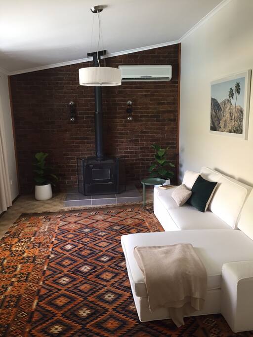 Lounge room & fireplace