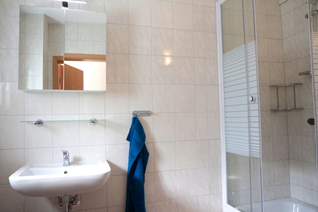 Badezimmer 1 von 2