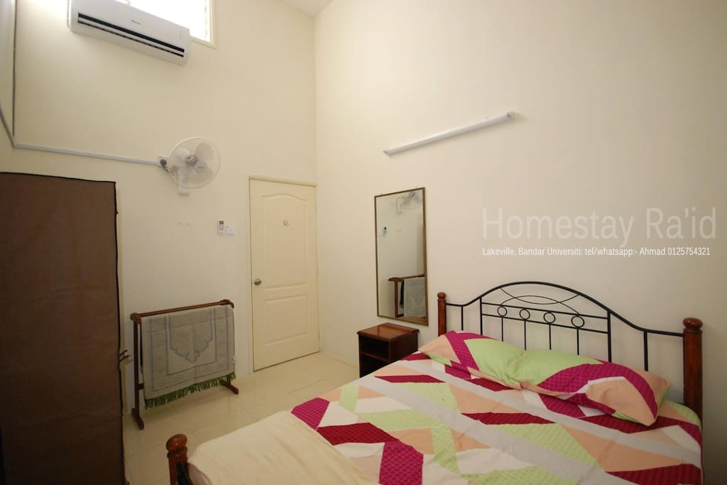 room 2+queen bed+air cond