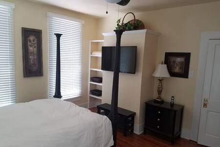 Close to Downtown, Retro styled.