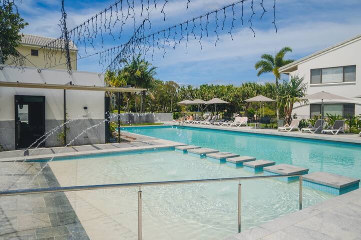 Modern 3 bedroom Gem @ Noosa’s famous Culgoa Point gallery image 3