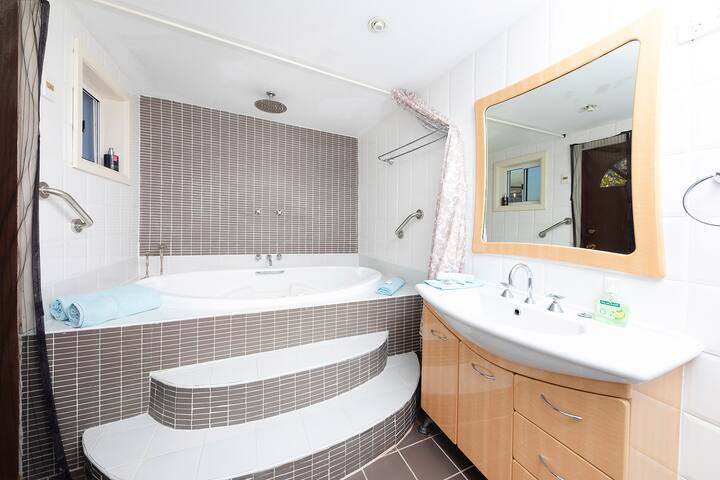 Airbnb Tuncurry Vacation Rentals Places To Stay New South