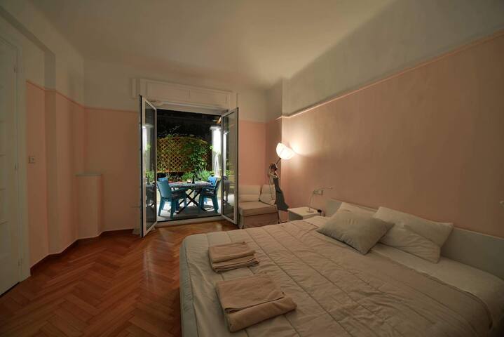 JASMINE in the heart of Kolonaki. gallery image 4