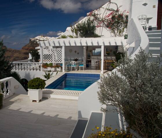 LUXURY PRIVATE VILLA WITH UNIQUE SUNSET VIEW gallery image 4