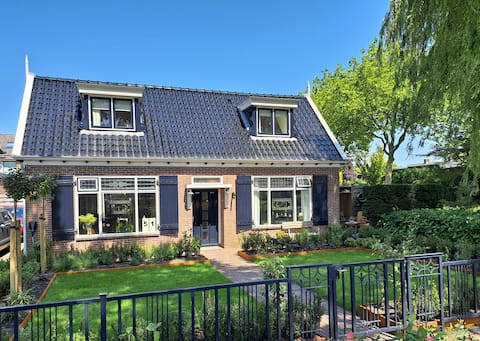 Studio+private entrance, between beach and Schagen