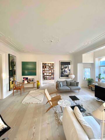 Sunny flat with balcony in the heart of Copenhagen gallery image 2