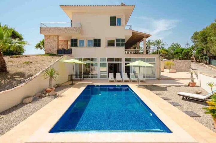 Villa Salinas de Mallorca gallery image 2